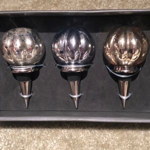 Saks Fifth Avenue Wine Bottle Stoppers